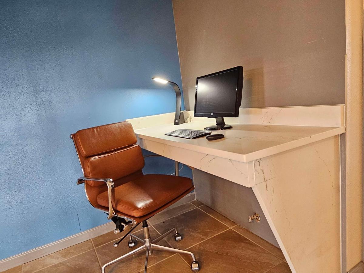 Surestay Studio By Best Western Victoria Exterior photo